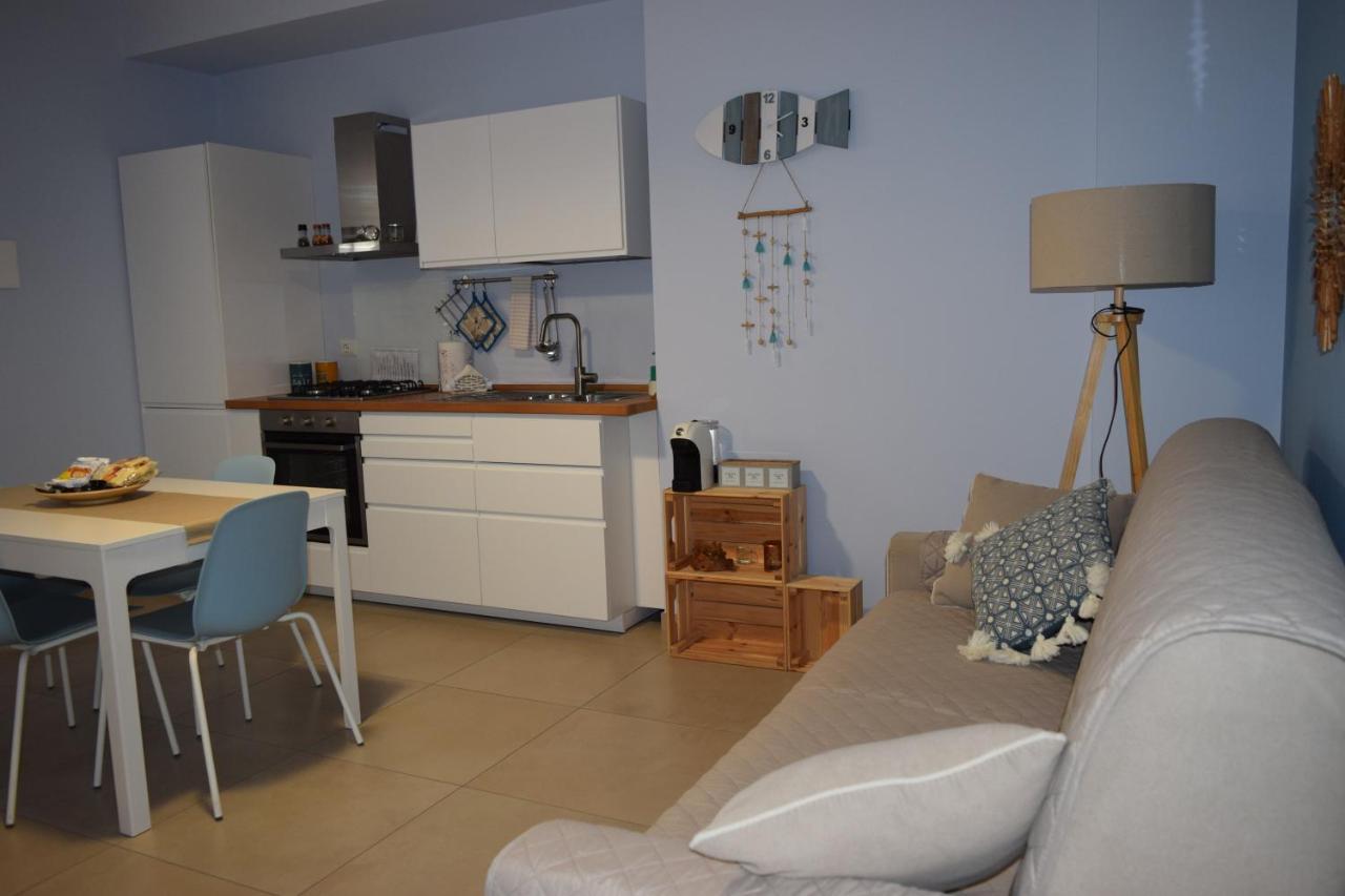 Casa Vacanze Lombardo Santa Teresa Di Riva Eksteriør bilde