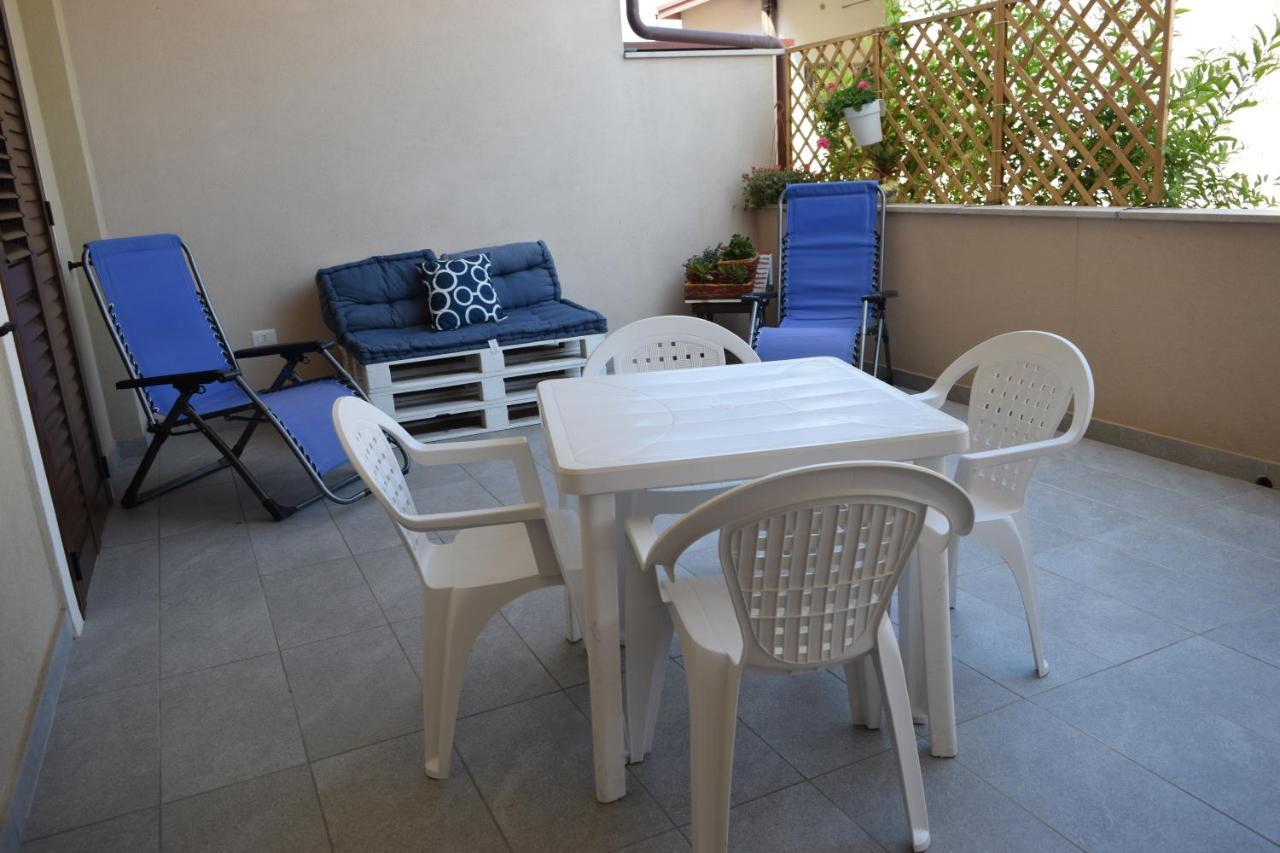 Casa Vacanze Lombardo Santa Teresa Di Riva Eksteriør bilde