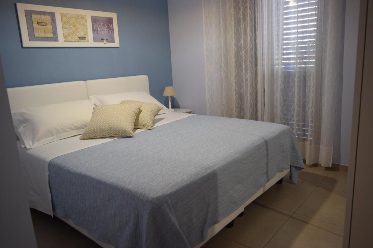 Casa Vacanze Lombardo Santa Teresa Di Riva Eksteriør bilde
