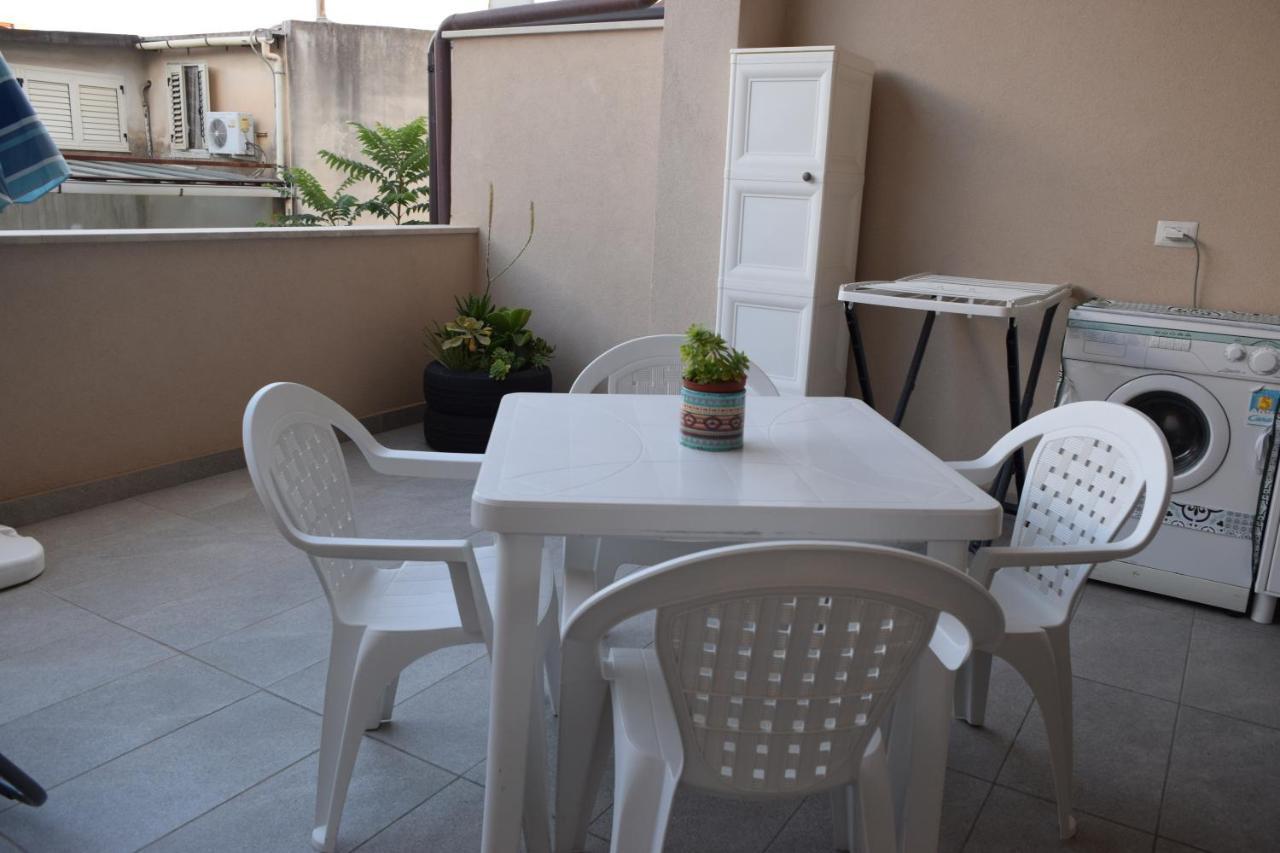 Casa Vacanze Lombardo Santa Teresa Di Riva Eksteriør bilde