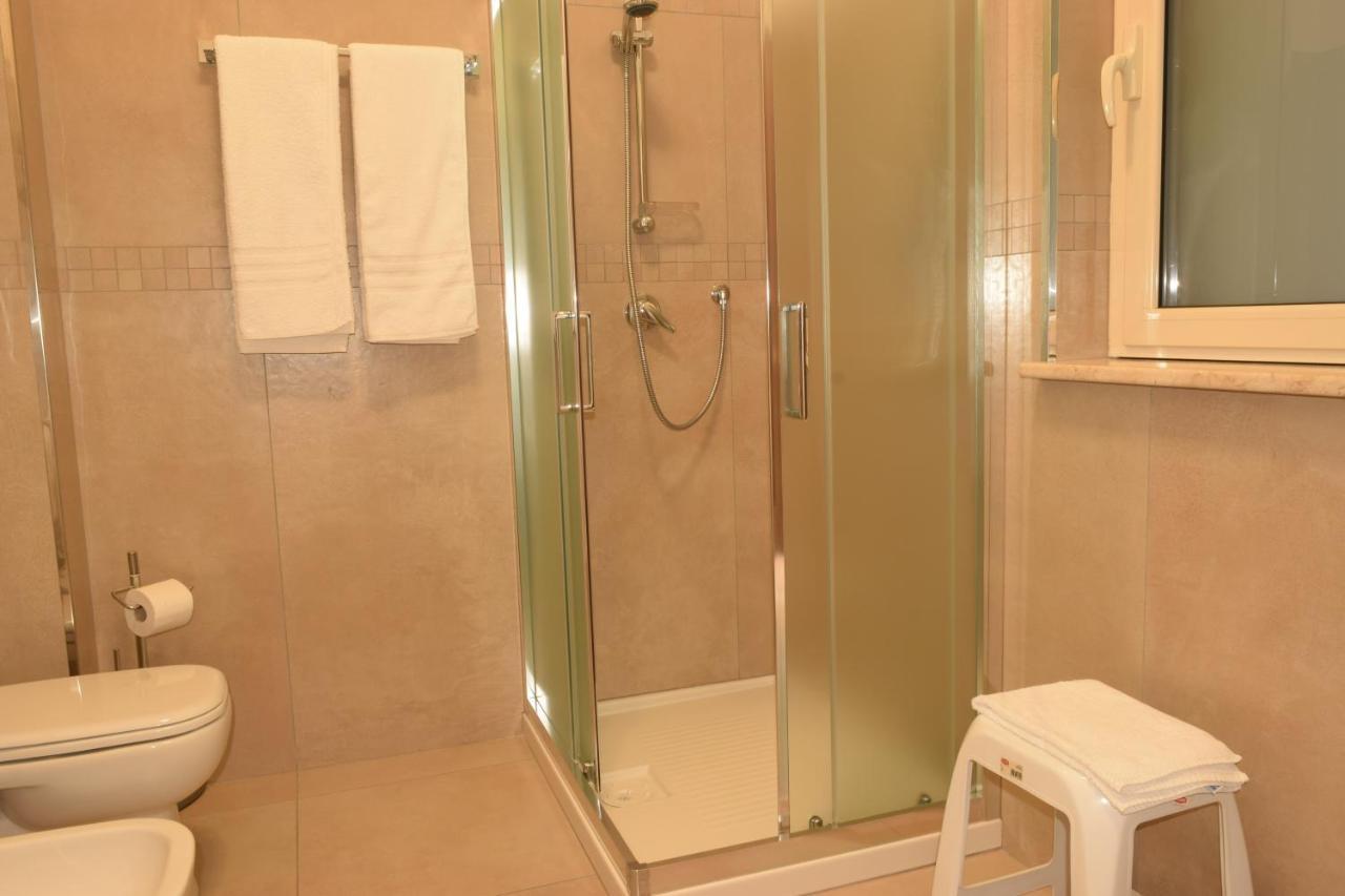 Casa Vacanze Lombardo Santa Teresa Di Riva Eksteriør bilde