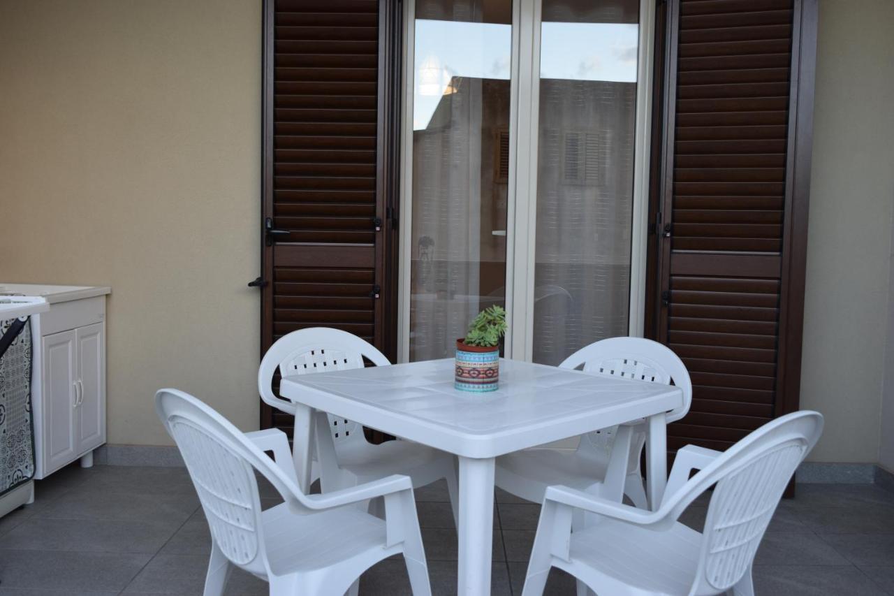 Casa Vacanze Lombardo Santa Teresa Di Riva Eksteriør bilde
