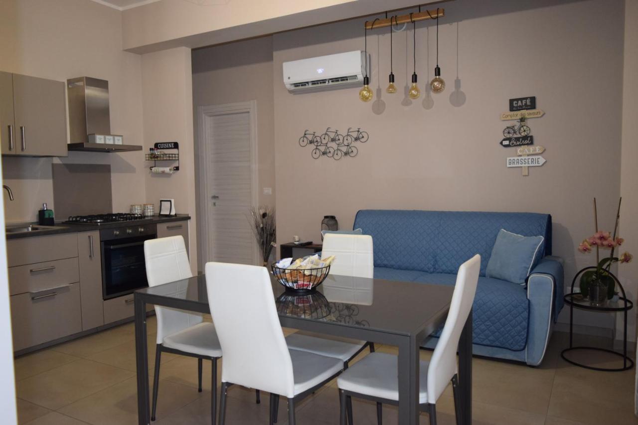 Casa Vacanze Lombardo Santa Teresa Di Riva Eksteriør bilde
