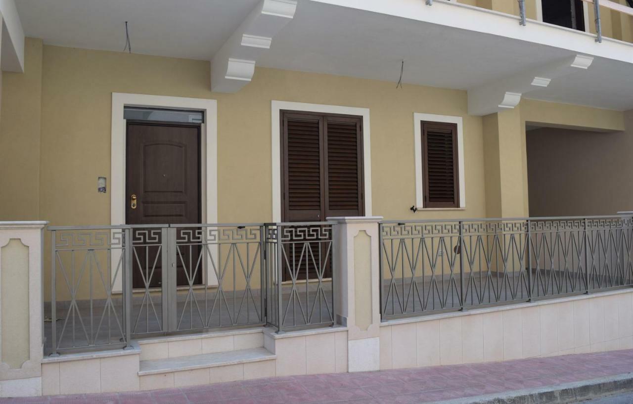 Casa Vacanze Lombardo Santa Teresa Di Riva Eksteriør bilde